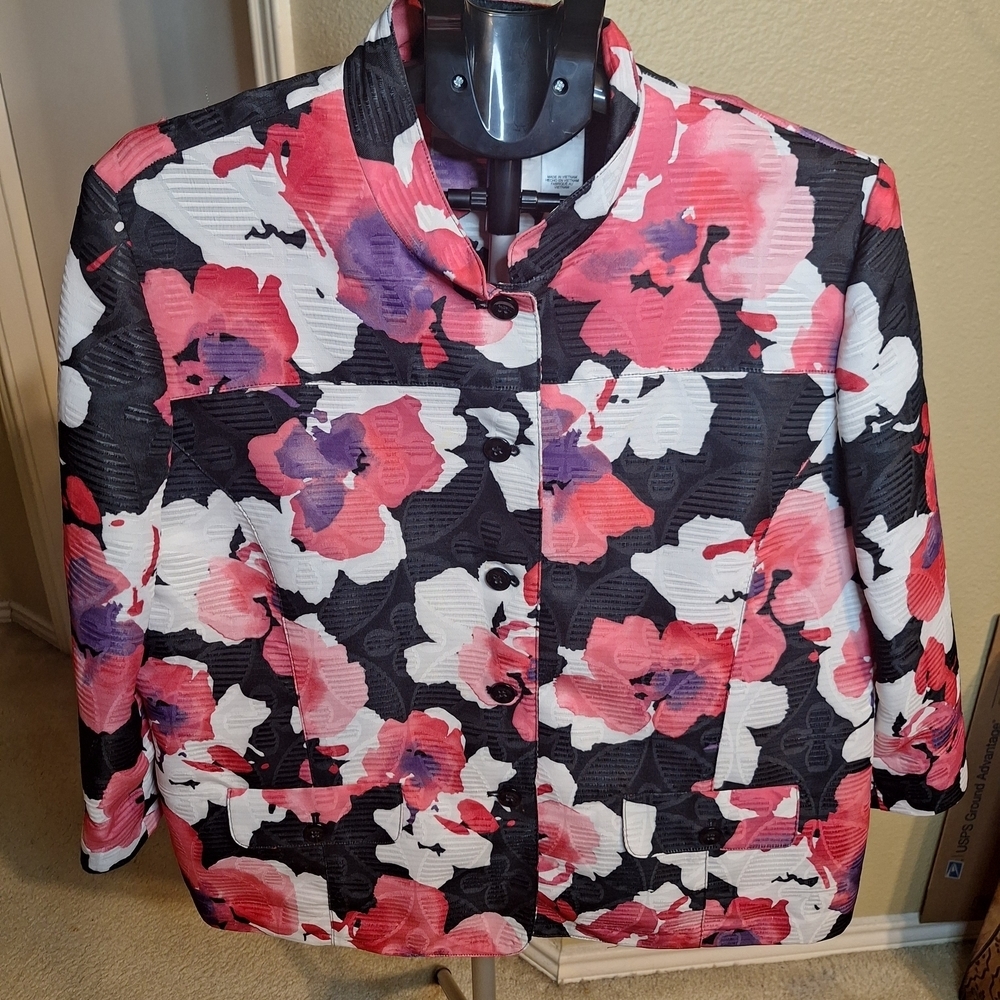 Alfred Dunner Pink and Black Floral Jacket. Size 18 Petite